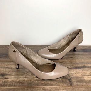 Life Stride Soft System Tan Pumps